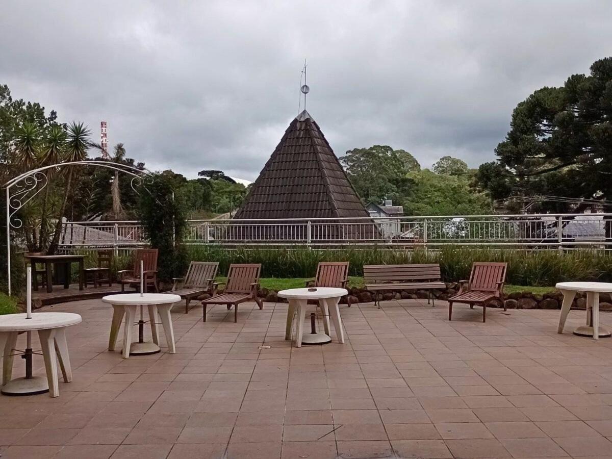 Apartamento No Residencial Village No Centro De Gramado, Com Piscina Aquecida E Hidromassagem Luaran gambar